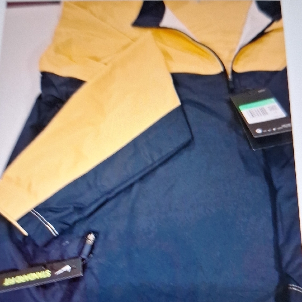Nike Men's Yellow and Navy Windbreaker - Picture 4 of 8
